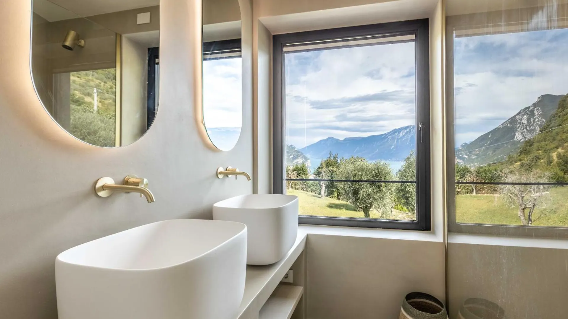 Villa Engardina Toscolano Maderno Italy