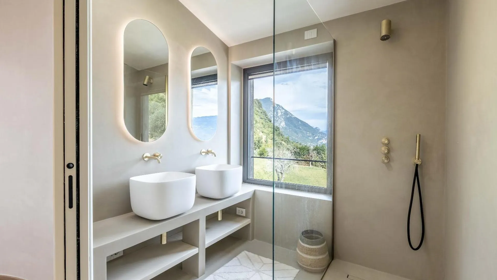 Villa Engardina Toscolano Maderno Italy